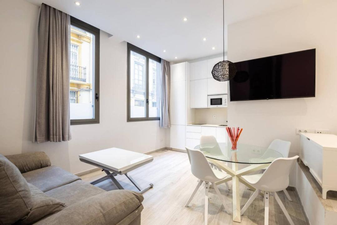 Minty - La Merced Apartment